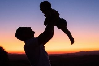 &iquest;Cu&aacute;ndo se celebra en M&eacute;xico y cu&aacute;l es su origen del D&iacute;a del Padre?