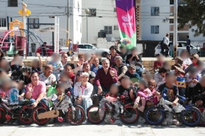 Regalan sonrisas Pepe Chedraui y MariElise Budib a ni&ntilde;as y ni&ntilde;os de la U.H La Margarita