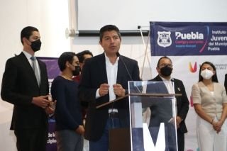 Eduardo Rivera P&eacute;rez reconoce la participaci&oacute;n de la juventud en la mesa de debate