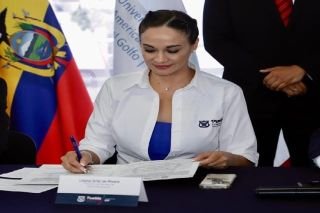 SMDIF Y UMAG firman convenio en favor de la salud mental de las familias poblanas