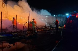 Controla protecci&oacute;n civil incendio en central de abasto de Huixcolotla