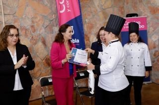 SMDIF Puebla grad&uacute;a sexta generaci&oacute;n de gastronom&iacute;a y estilismo
