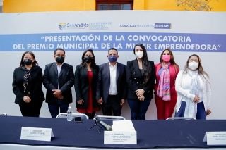 Presenta ayuntamiento de San Andr&eacute;s Cholula convocatoria del premio municipal de la mujer emprendedora