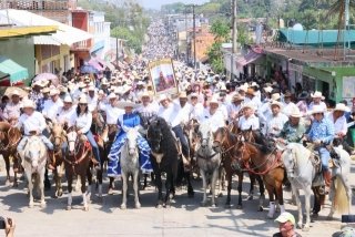 Gobernador Armenta se une a la cabalgata m&aacute;s grande en honor a San Isidro Labrador