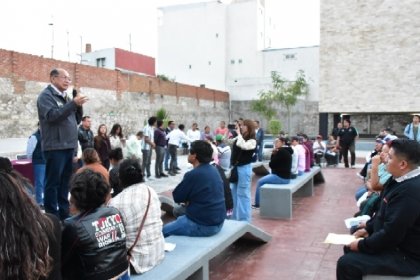 Entrega Gobierno del Estado apoyos a familias afectadas por explosi&oacute;n en Tepeaca