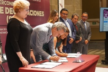 Pepe Chedraui encabeza firma de convenio de colaboraci&oacute;n con la SESEAP