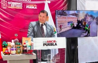 Gobierno Estatal encabeza transformaci&oacute;n hist&oacute;rica de caminos y vialidades con maquina propia