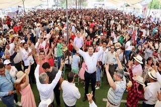 Cruzada por la salud y el medio ambiente encabeza Armenta en Acajete y Puebla