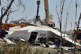 Se desploma avi&oacute;n en Sud&aacute;n del Sur; al menos 20 muertos