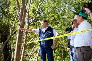 Con obra comunitaria y maquinaria, Gobierno Estatal interviene deslave en parque metropolitano
