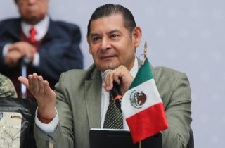 En Puebla, el gobierno aplica la ley con di&aacute;logo y sin represi&oacute;n: Armenta