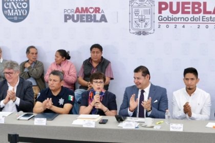 Entrega Armenta m&aacute;s de 11 MDP a fondo perdido para unidades nuevas de transporte p&uacute;blico