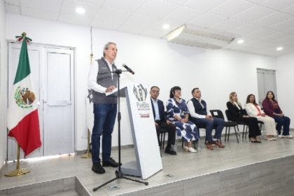 Encabeza Pepe Chedraui ceremonia de clausura de capacitaci&oacute;n a polic&iacute;as de la ciudad sobre &oacute;rdenes de protecci&oacute;n