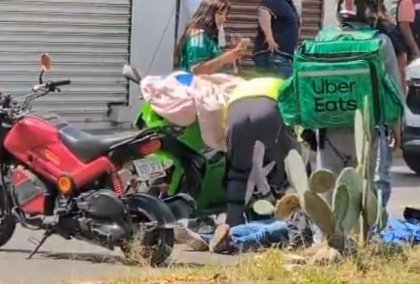 &iexcl;MORTAL ENCONTRONAZO! ANCIANO MUERE EN EL ASFALTO TRAS CHOQUE DE MOTOS EN LOMA LINDA; AMBULANCIA TARD&Oacute; UNA HORA
