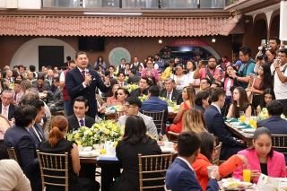 Becas para acumular experiencia laboral propone Armenta a j&oacute;venes&nbsp;