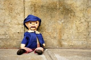 Padre de iglesia en Saltillo utiliza mu&ntilde;eco diab&oacute;lico para evangelizar a ni&ntilde;os