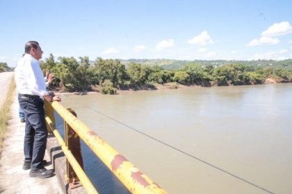 Con m&oacute;dulos de maquinaria se rehabilitan y construyen carreteras en Tenampulco