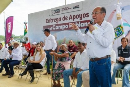 Con entrega oportuna de insumos, Gobierno Estatal fortalece productividad en la Mixteca Poblana