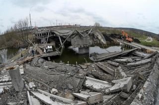 Aeropuerto de Dnipr&oacute; &ldquo;destru&iacute;do&rdquo; por bombardeos rusos