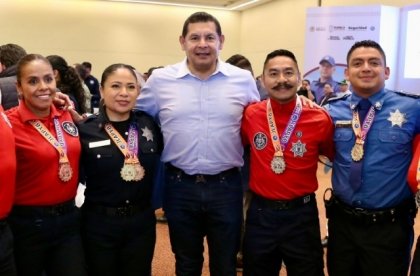 Gobierno de Puebla reconoce y dignifica valor policial