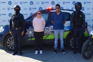 Tras persecuci&oacute;n, detiene polic&iacute;a municipal de Puebla a dos hombres y una mujer por robo
