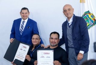 Alejandro Armenta reconoce trayectoria de atleta paral&iacute;mpico poblano