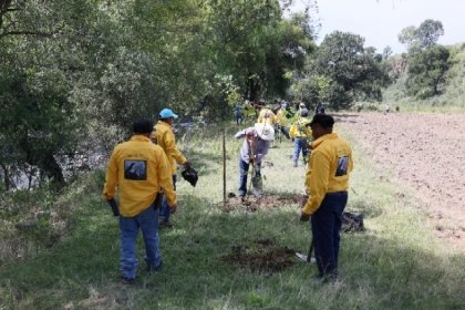 Gobierno Estatal participa en jornada para sanear el r&iacute;o Atoyac