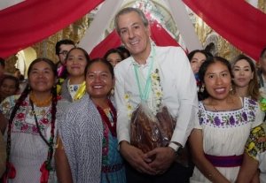 Exhorta Pepe Chedraui a preservar tradiciones como el Festival de la Gordita y heredarlas a las nuevas generaciones