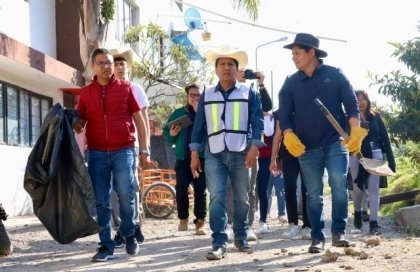 SEDIF fomenta valores durante Faena Comunitaria  en Cuautlancingo
