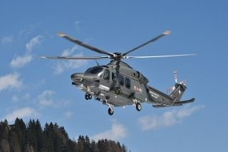 Se cae helic&oacute;ptero en Italia; encuentran a 7 v&iacute;ctimas en zona boscosa