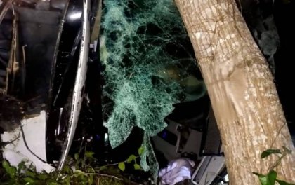 Autob&uacute;s cae a barranco en la Pachuca-Huejutla; hay 5 muertos y 27 lesionados