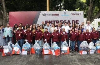 Entrega Gobierno de la Ciudad uniformes a integrantes del Sindicato del Ayuntamiento de Puebla