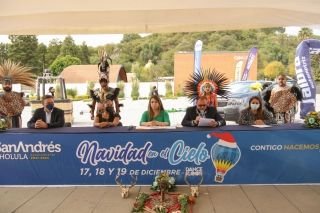 Presenta Ayuntamiento de San Andr&eacute;s Cholula festival "Navidad en el cielo"