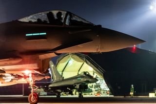 Sigue tensi&oacute;n: EU e Inglaterra atacan 18 objetivos hut&iacute;es en Yemen