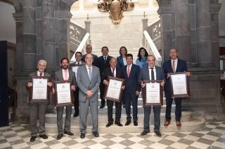 Ayuntamiento de Puebla y S&iacute;ntesis reconocen a actores sociales destacados