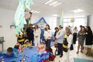MariElise Budib visit&oacute; el Centro de Desarrollo Infantil del CENHCH