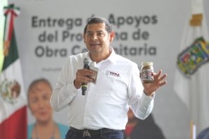 Con obra comunitaria, Gobierno de Puebla fortalece econom&iacute;a familiar y soberan&iacute;a alimentaria