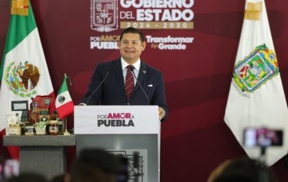 Modernizaci&oacute;n del aeropuerto Hermanos Serd&aacute;n proyecta a Puebla hacia 2030: Armenta