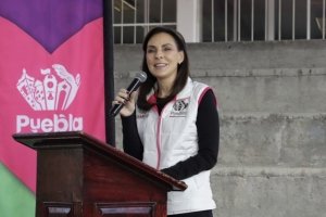 Entrega Marielise Budib reequipamiento de un desayunador escolar en San Jos&eacute; del Rinc&oacute;n