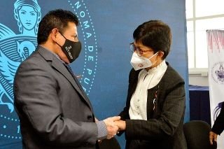 Director de la prepa 2 de Octubre encubre a docentes acosadores porque es uno de ellos; acusan alumnas