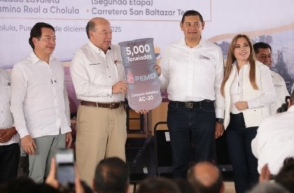 Por combate eficaz al huachicol, PEMEX aumenta donaci&oacute;n de materiales para pavimentaci&oacute;n en Puebla