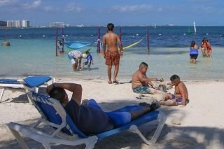 Es oficial, Senado aprueba 12 d&iacute;as de vacaciones continuas para trabajadores