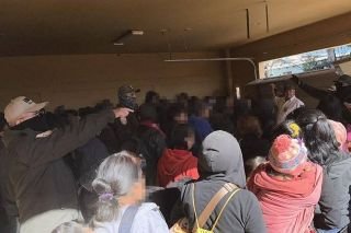 Estaban abandonados: rescatan a m&aacute;s de 100 migrantes guatemaltecos en Sonora