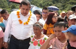 Con prontitud y sin distingos, el Gobierno de Puebla prioriza atenci&oacute;n a damnificados de la Sierra Norte