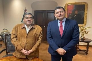 En puebla, con el gobernador Barbosa hay cimientos para la soberan&iacute;a energ&eacute;tica: Armenta