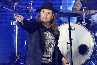 Fher Olvera: los cambios y amores del vocalista de Man&aacute;