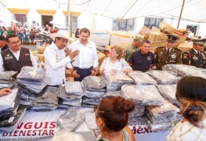 Con tianguis del Bienestar, Gobierno Federal y Estatal regresa al pueblo lo robado