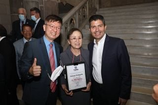 Eduardo Rivera P&eacute;rez reconoce como visitantes distinguidos a odont&oacute;logos internacionales