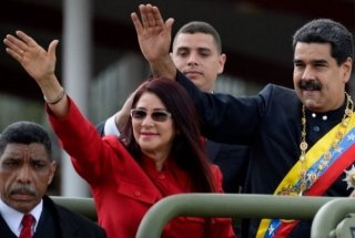 ​&iexcl;Ca&iacute;da en el Caribe! Capturan a Nicol&aacute;s Maduro y Cilia Flores; ser&aacute;n juzgados en Nueva York
