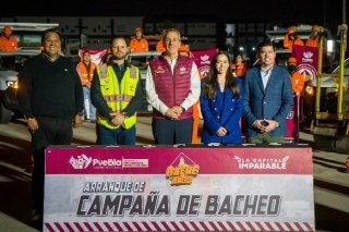 Destina Gobierno de la Ciudad m&aacute;s de 100 mdp al programa nocturno Bacheando Puebla 2025